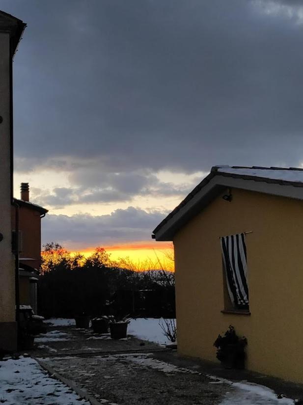 Casa Vacanze Angelica Ostra Vetere Exterior foto