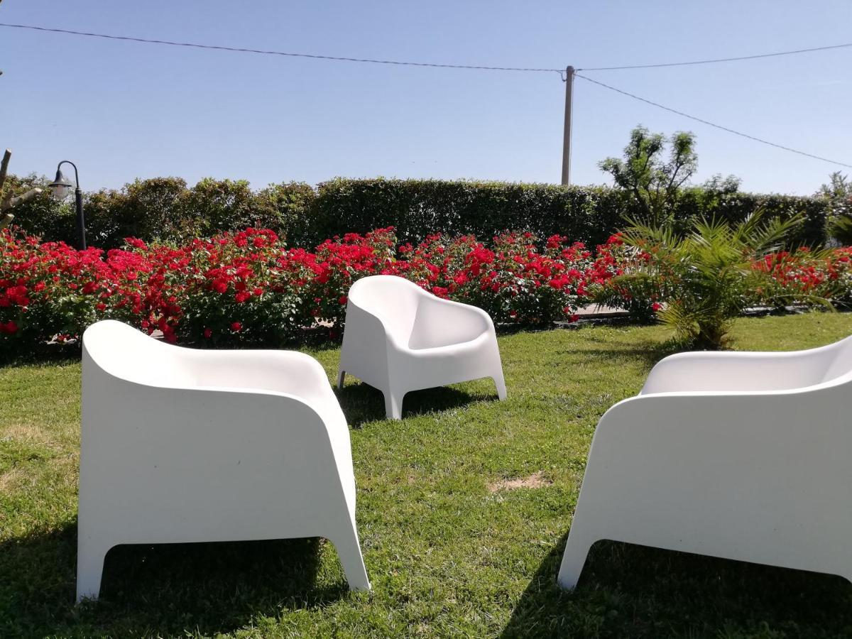 Casa Vacanze Angelica Ostra Vetere Exterior foto